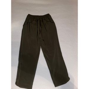 LULULEMON size 4 olive pants
